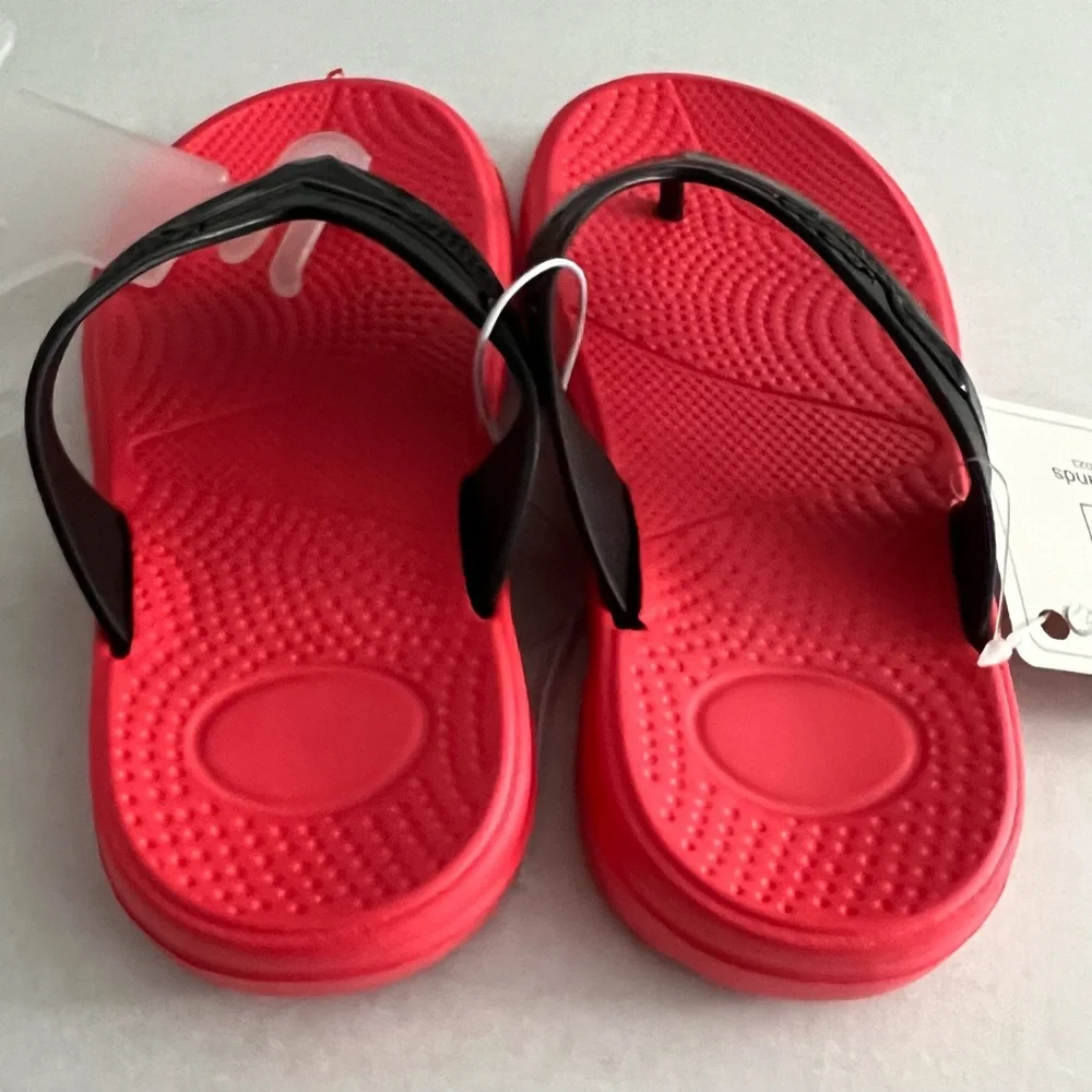 NWT MomentumBrands Flip Flop For Boy Red/Black Size US 32 1.5 7/9in./ 20cm.Beach